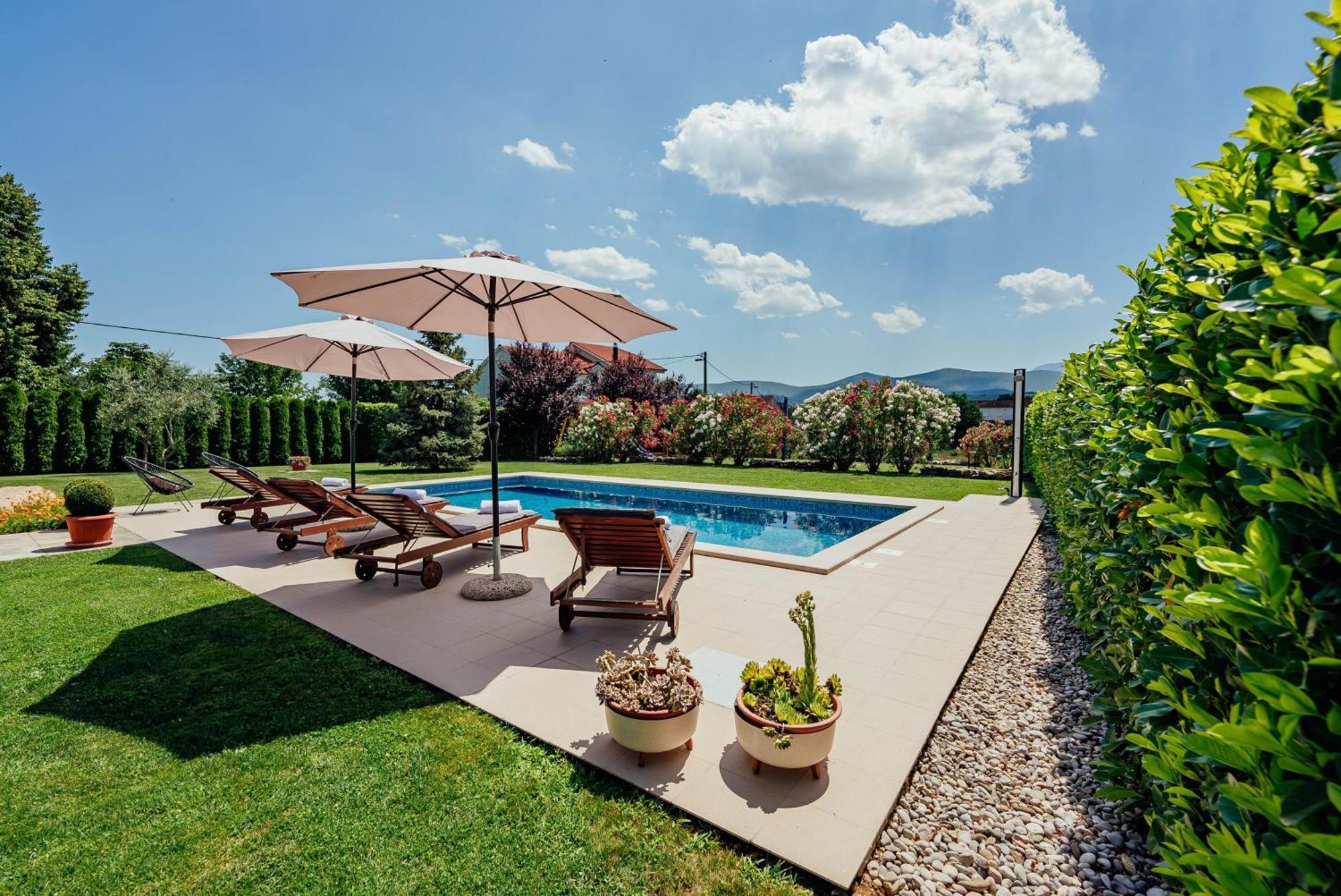 Villa Latica Donji Prolozac Экстерьер фото
